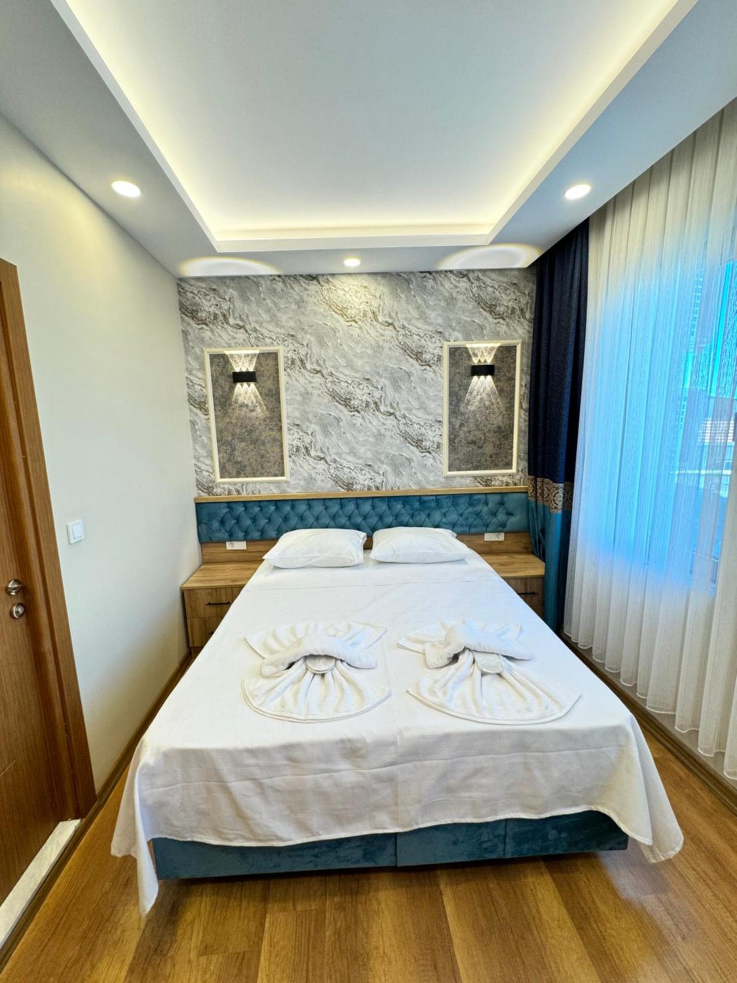Riverside Otel